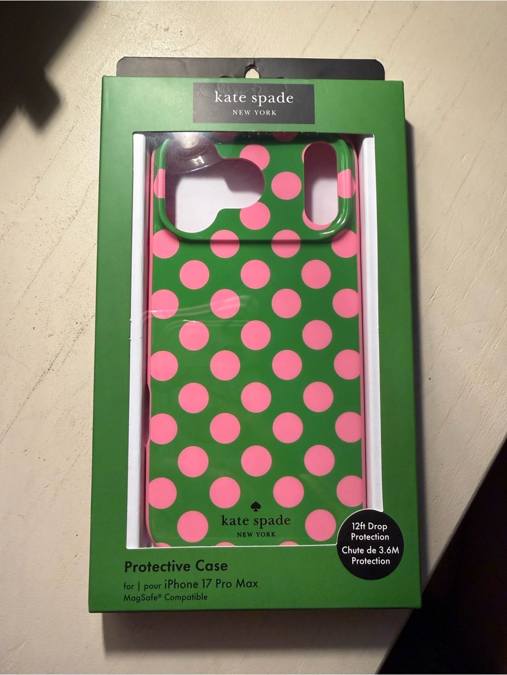 Kate Spade New York Protective Case for iPhone 17 Pro Max
MagSafe Green Pink